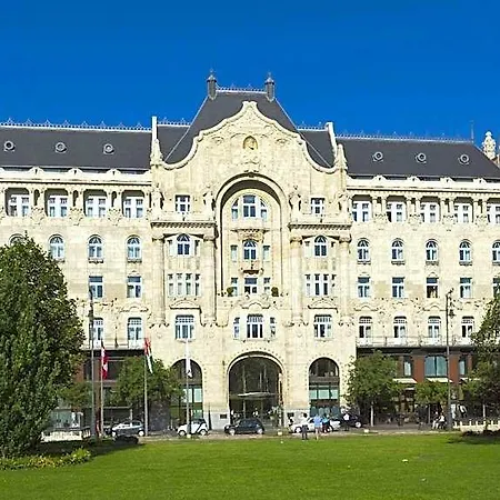 Royal Park Boutique 4* בודפשט