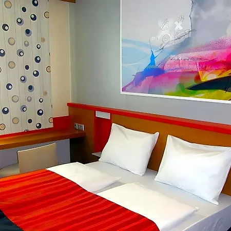 Royal Park Boutique מלון 4*