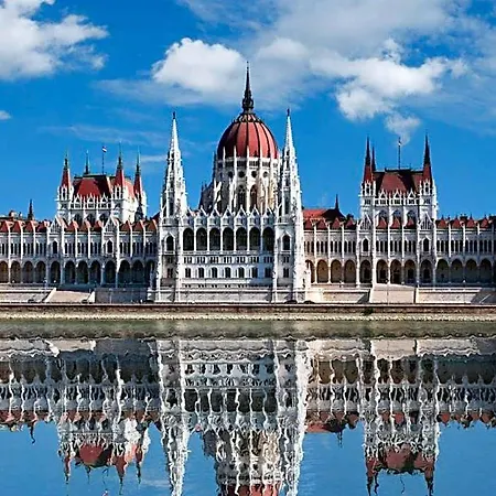 Royal Park Boutique Szálloda 4*