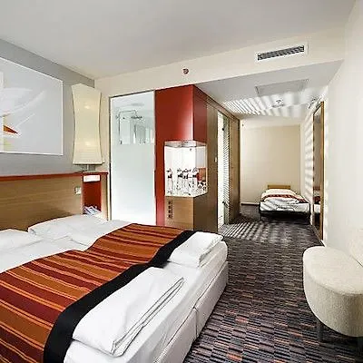 Royal Park Boutique Hotel 4*